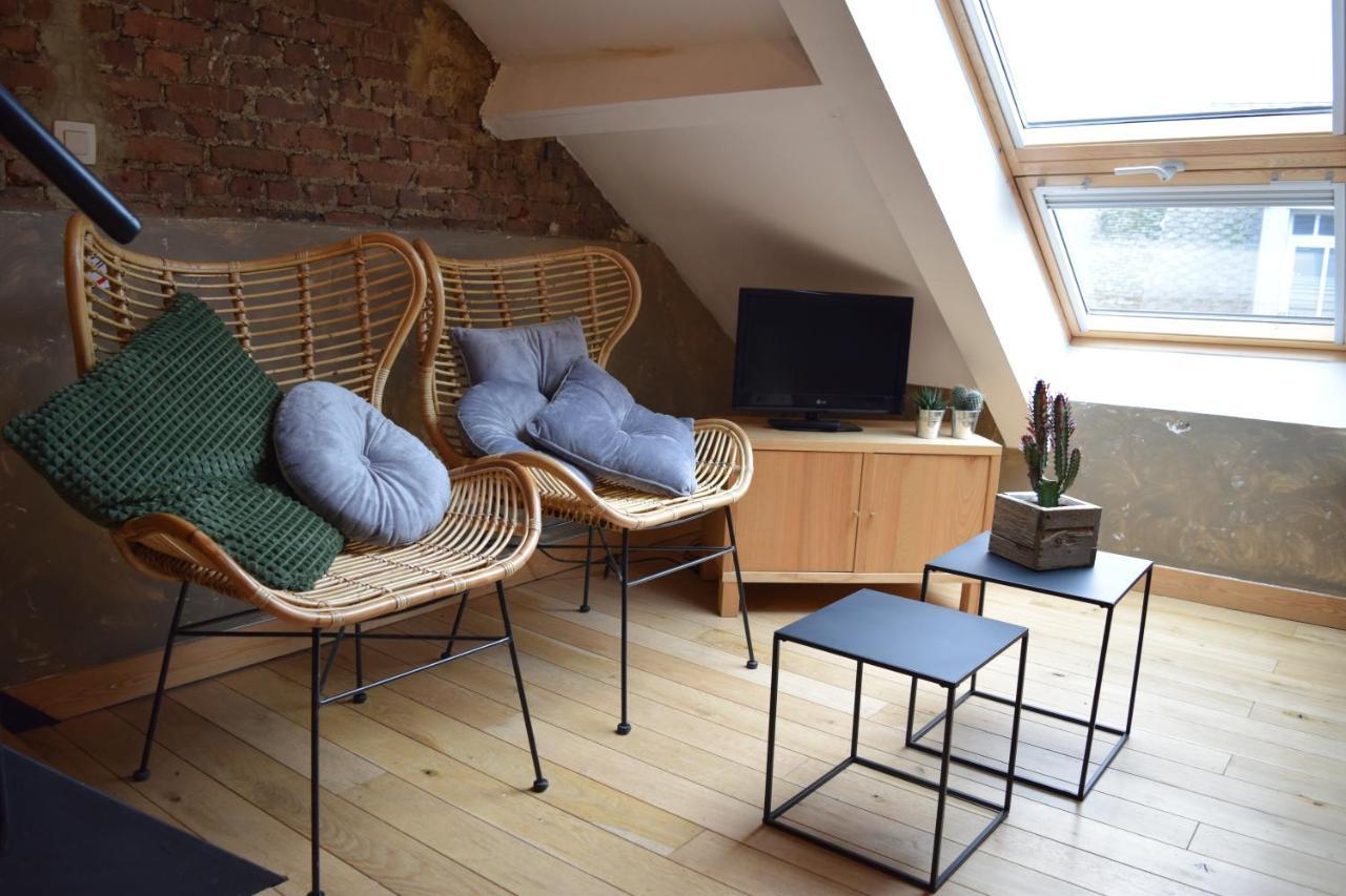 Le Patio Belle Maison En Plein Centre Ville, Avec Grande Terrasse Au Calme Bastogne Exterior foto