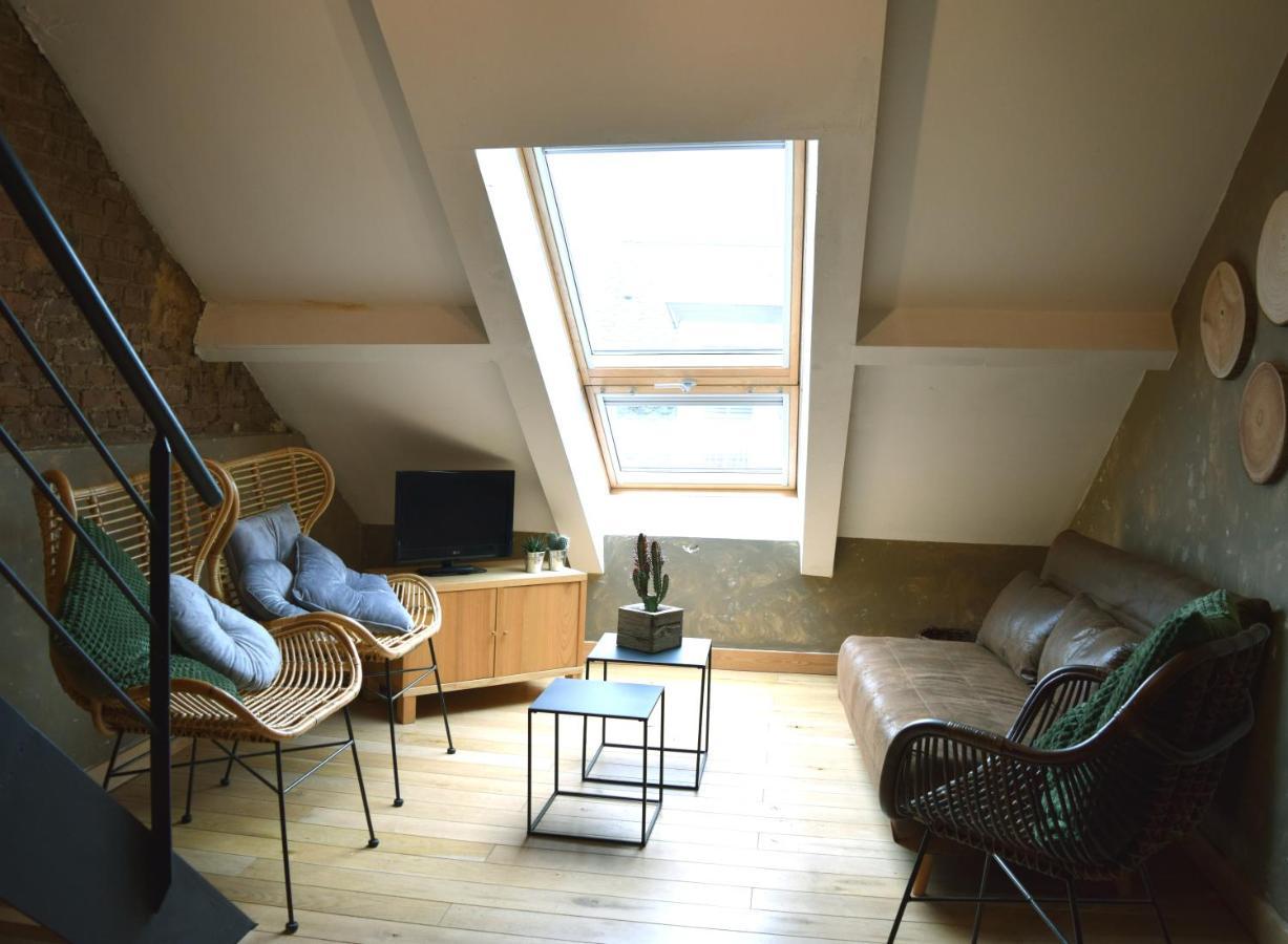 Le Patio Belle Maison En Plein Centre Ville, Avec Grande Terrasse Au Calme Bastogne Exterior foto